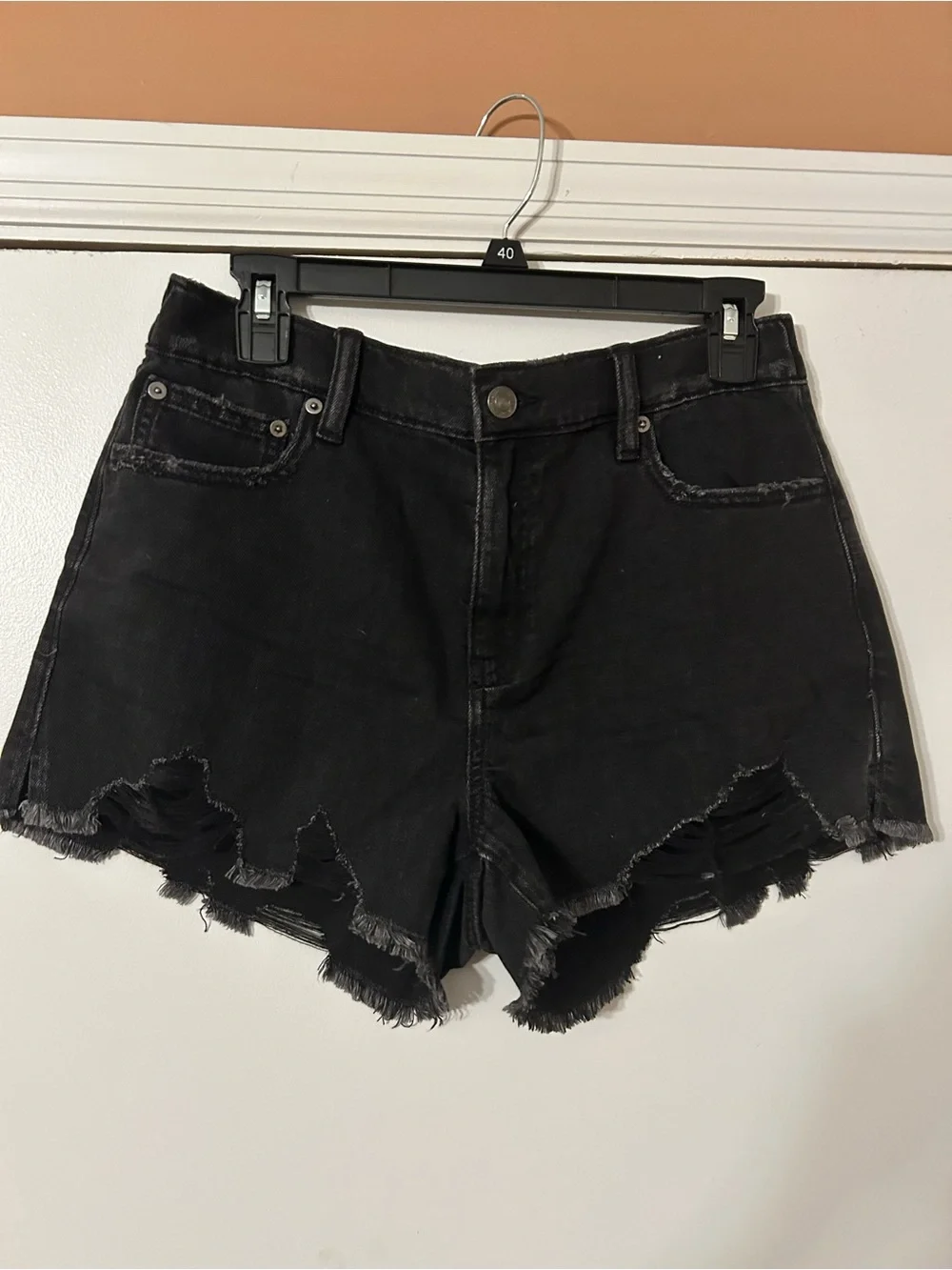 NWT Aerie Black Distressed Denim Shorts – Size Medium (fit like an 8/10)